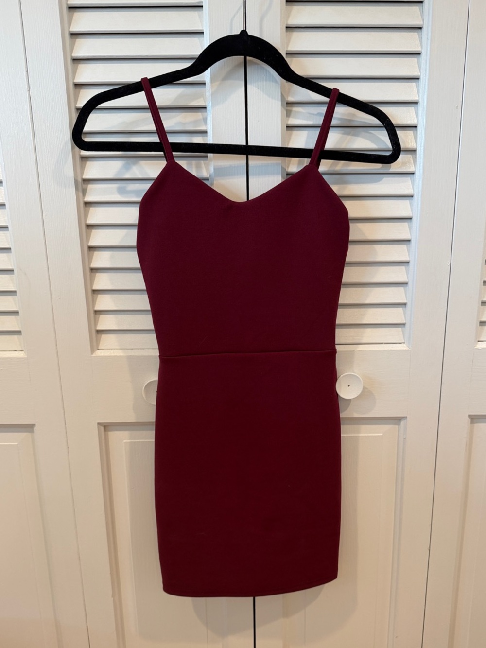 CHERYL Creations Spaghetti Strap Bodycon Dress - S Burgundy